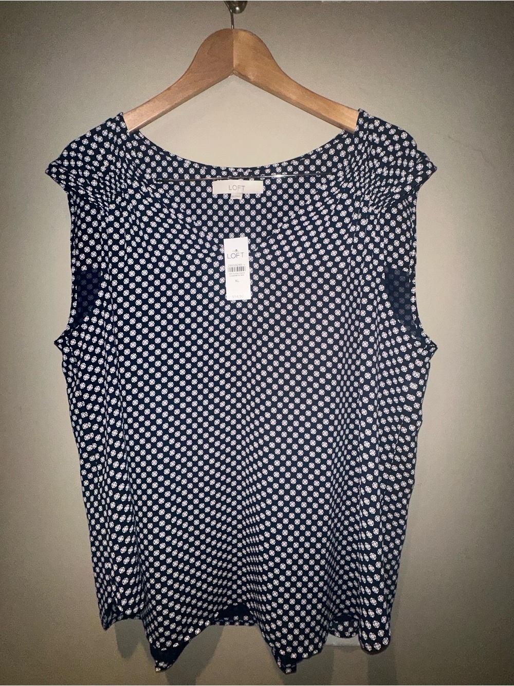 LOFT Navy Floral Dot Cap-Sleeve Tank XL NWT